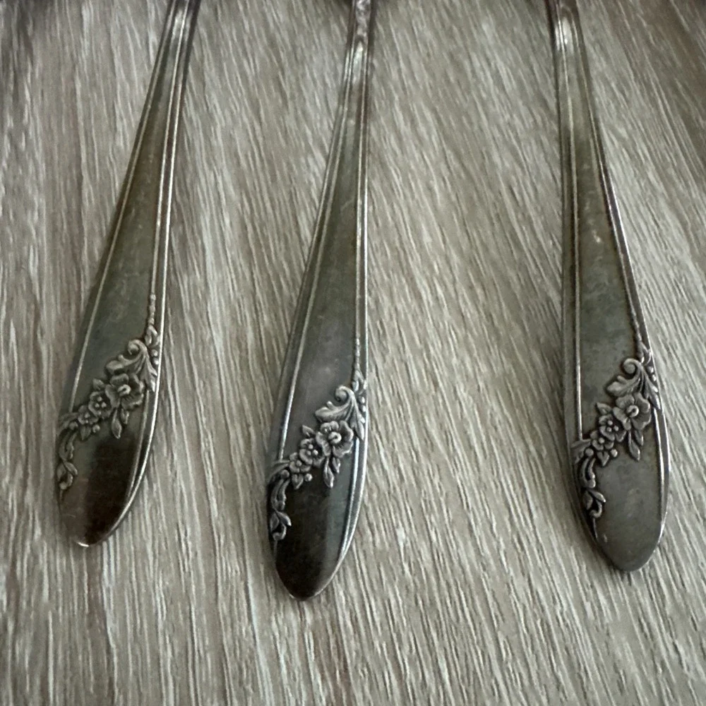 VTG 1946 Oneida Community Tudor Plate Queen Bess II Teaspoons 5 Set Silverplate